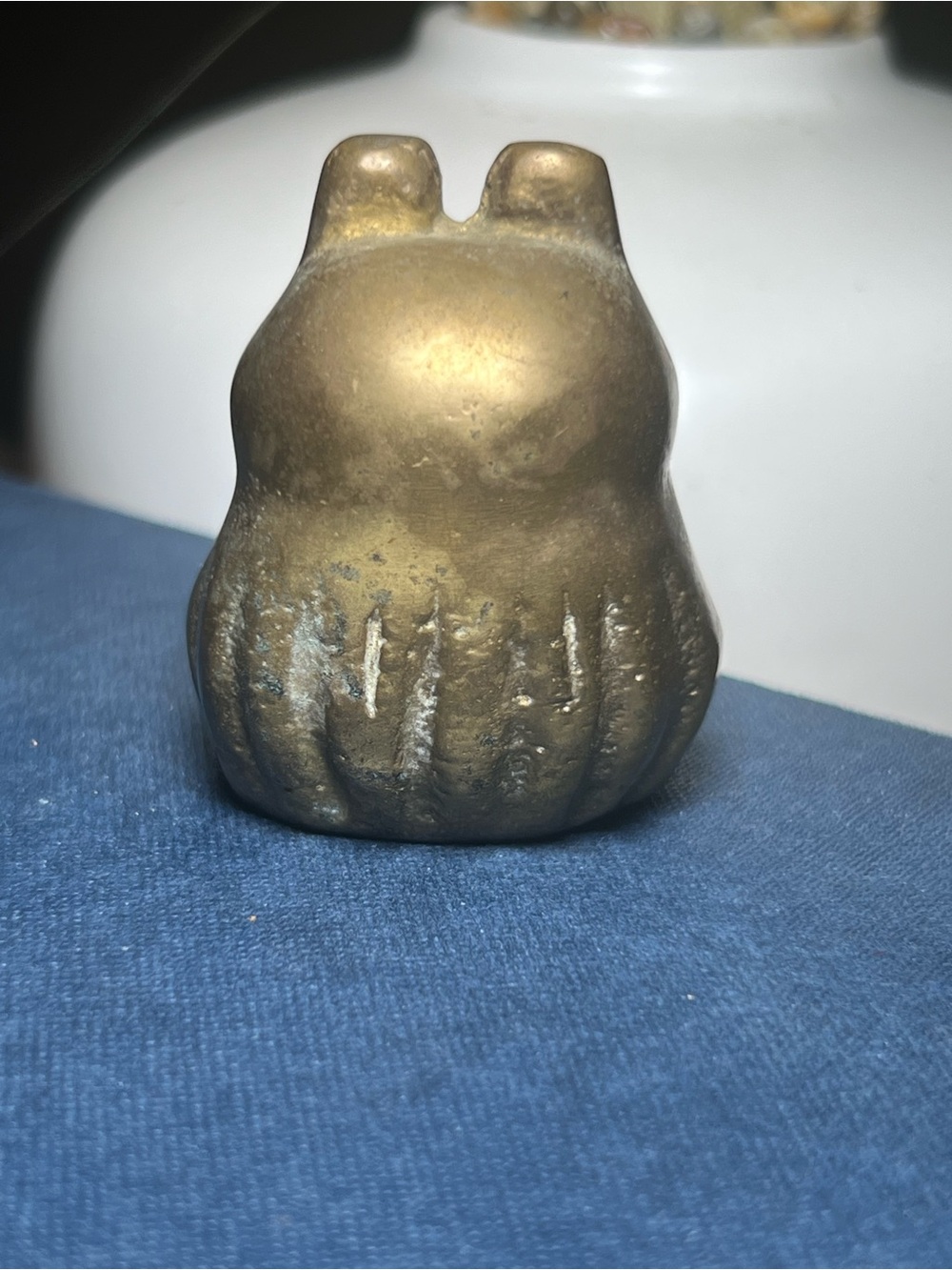 Brass Decorative Happy Frog 2x2 - Picture 4 of 5